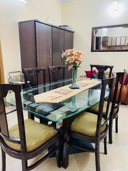 Dining table 6 seater Rs40000 2