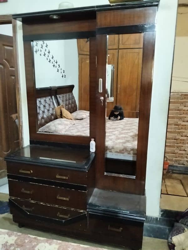 King size bed and Dressing table for sale 4