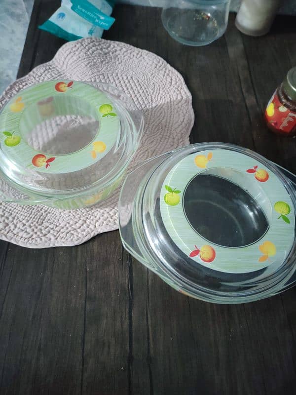 service bowls with lid 2