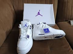 NIKE AIR JORDAN 4 RETRO