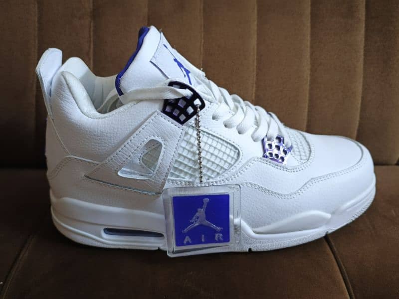 NIKE AIR JORDAN 4 RETRO 4