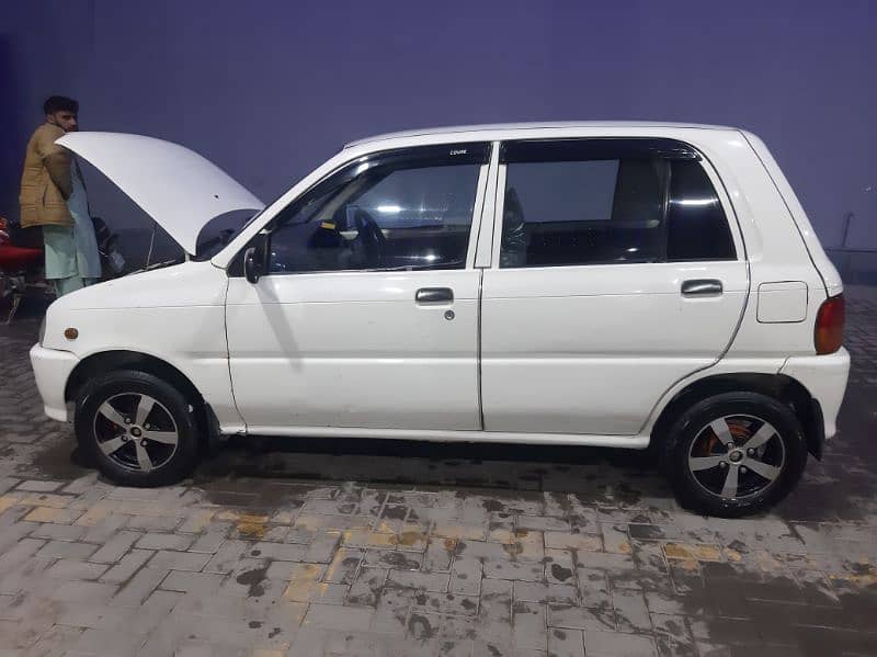 Daihatsu Cuore 2007 13