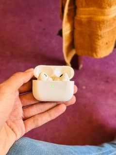 AIRPODS