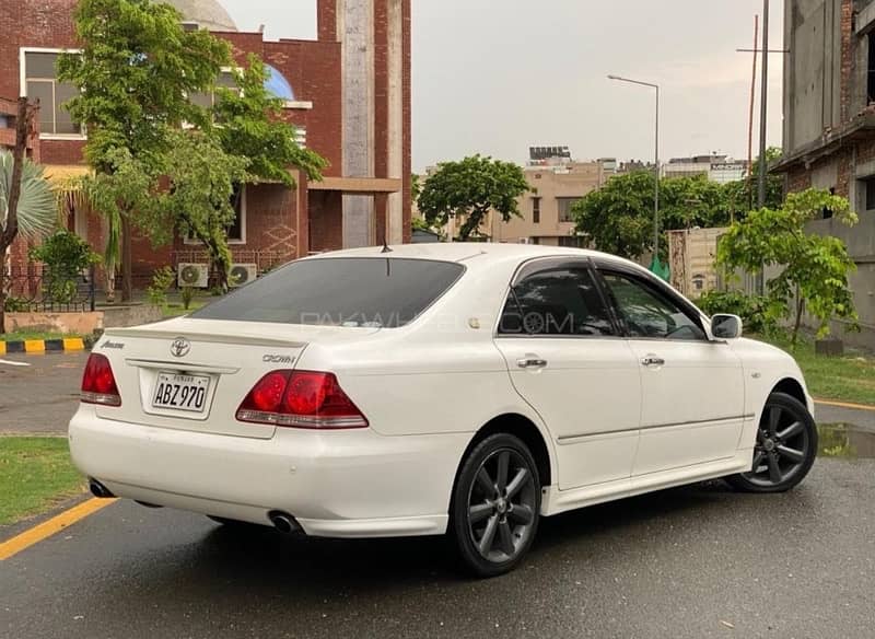 Toyota Crown 2004 4