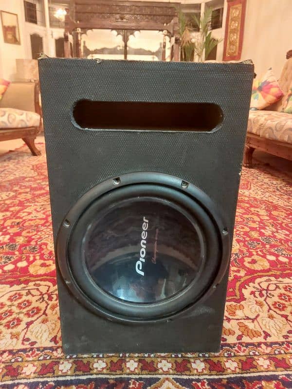 Amplifiers & Woofer 2