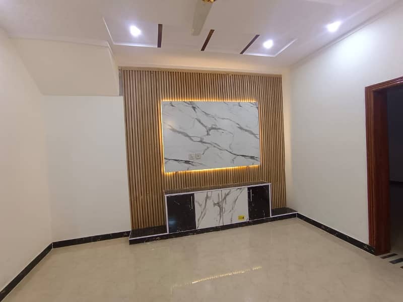 12 Marla House Up For Sale In Gulshan Abad Sector 3 4