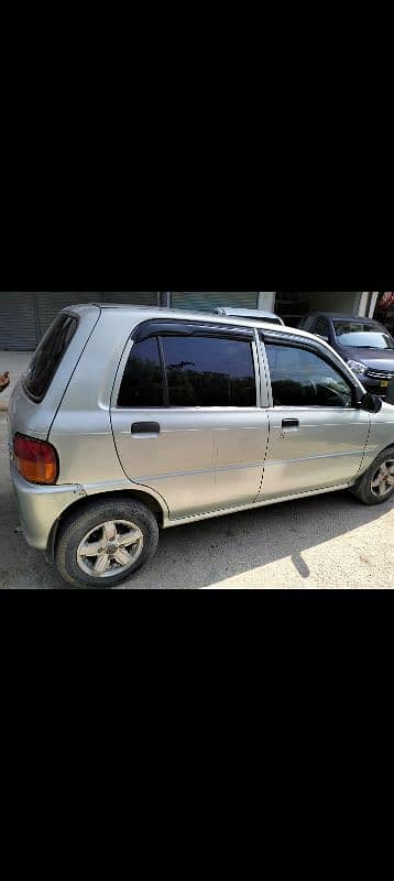 Daihatsu Cuore 2010 4