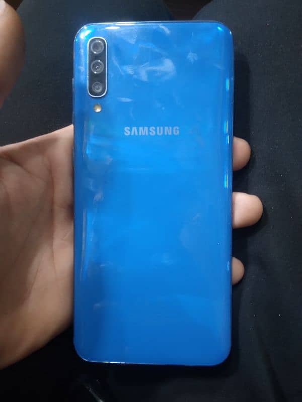 Samsung A50 all ok original mobile with box charjar. 03094290796 1