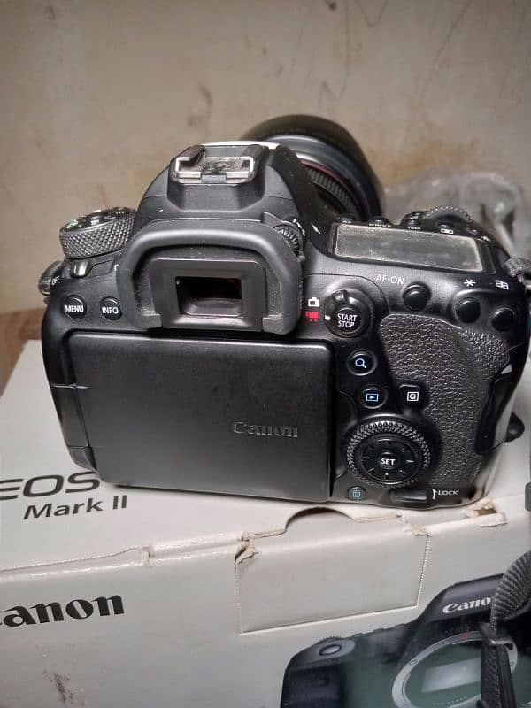 Canon video camera 6d. 2 24/105 4