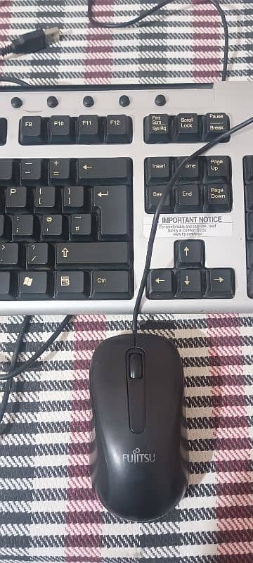 HP Wired Keyboard + Fujitsu Wired Mouse 3