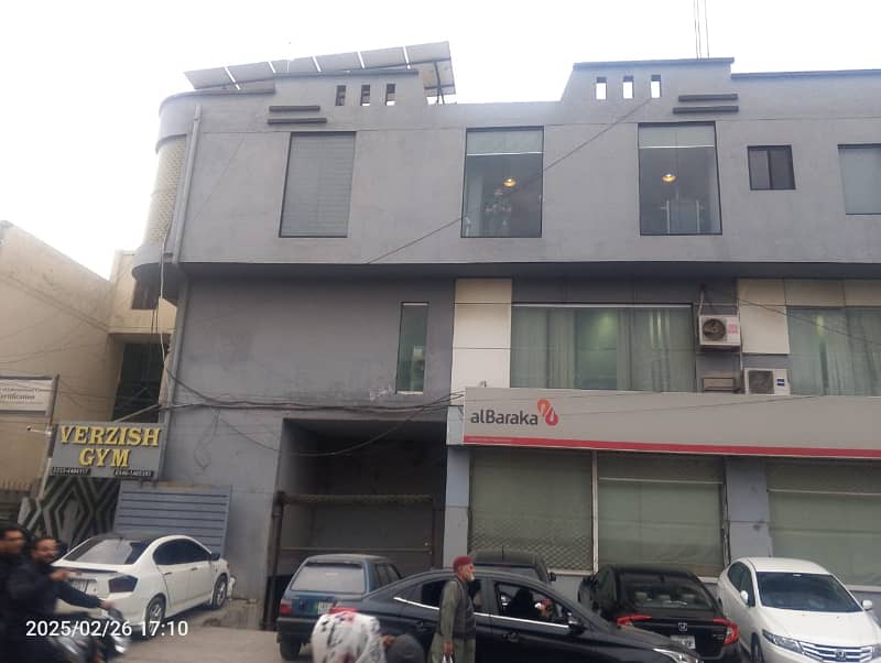 *Best Option Commercial Main Boleword Allama IQBAL TOWN Lahore* 21 Marla Corner Triple Story Plaza Urgent For Sale Prime Location 1