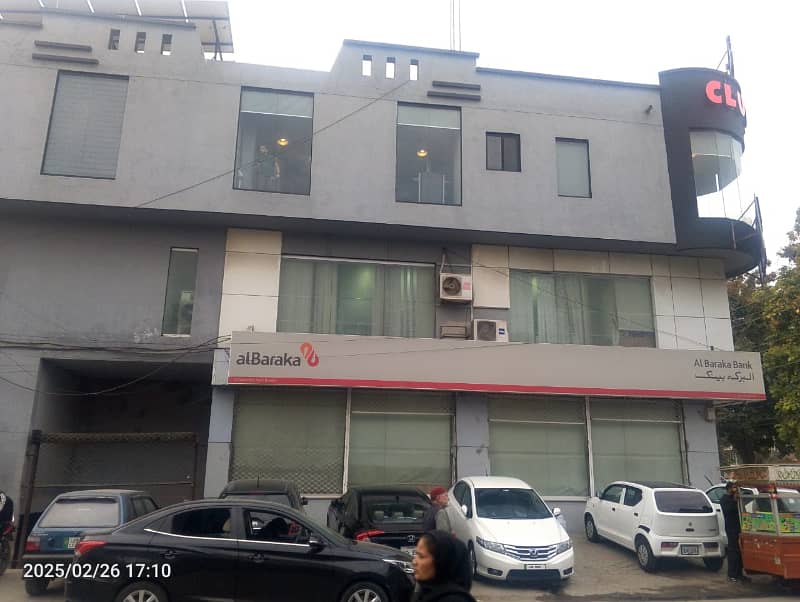 *Best Option Commercial Main Boleword Allama IQBAL TOWN Lahore* 21 Marla Corner Triple Story Plaza Urgent For Sale Prime Location 3