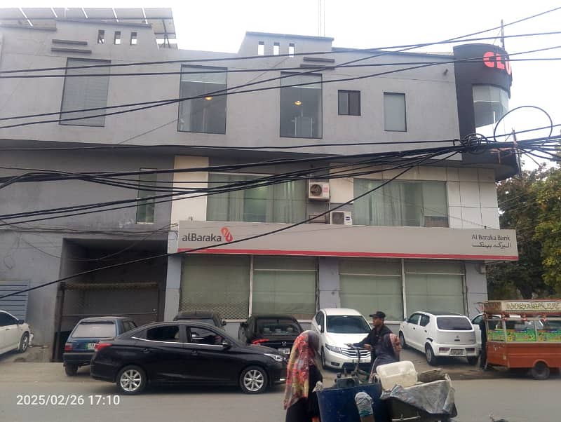 *Best Option Commercial Main Boleword Allama IQBAL TOWN Lahore* 21 Marla Corner Triple Story Plaza Urgent For Sale Prime Location 5