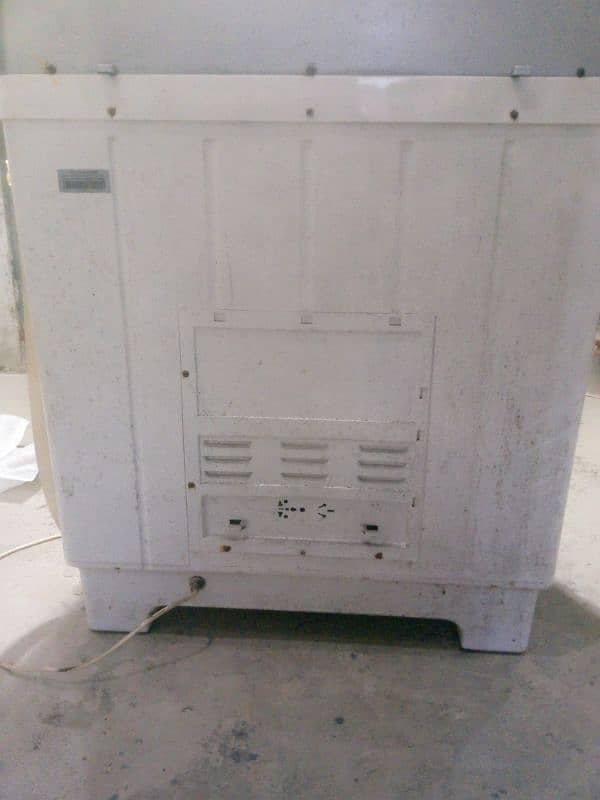 New condition Dawlanance Washing & Dryer Machine available 100%working 5