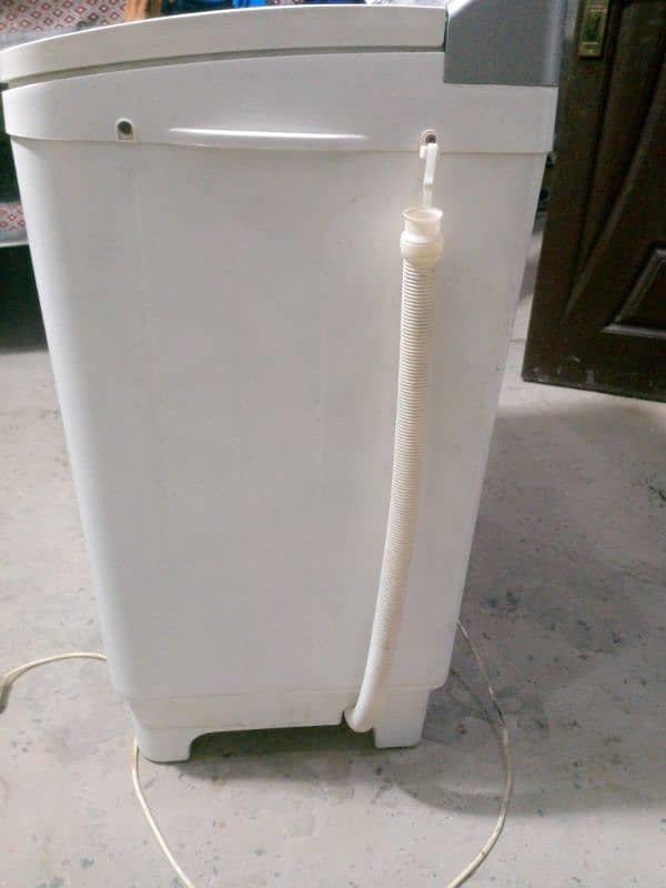 New condition Dawlanance Washing & Dryer Machine available 100%working 6