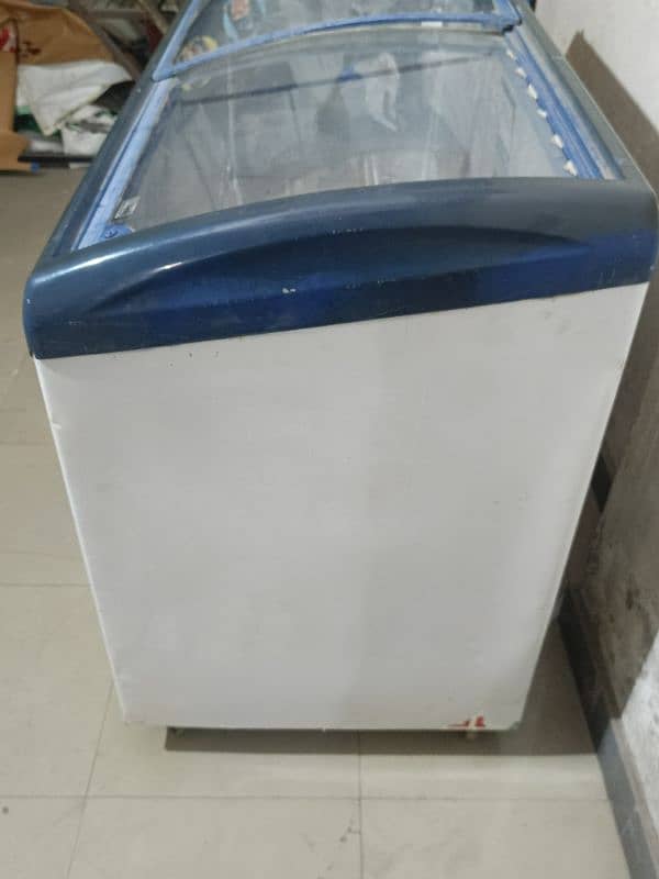 R-134A  Ice cream freezer 2