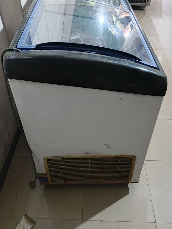 R-134A  Ice cream freezer 3