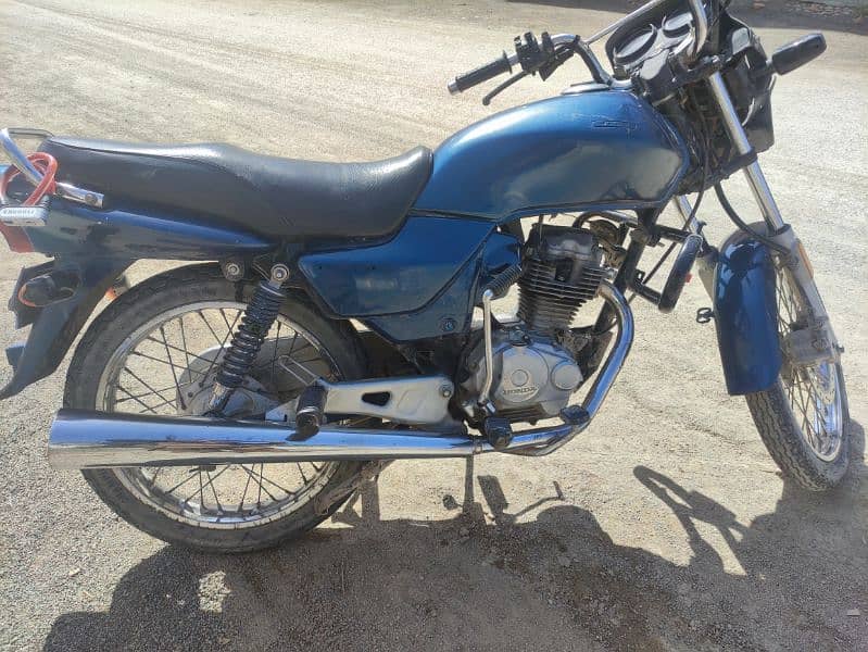 Honda Deluxe 125 Model 2006 3