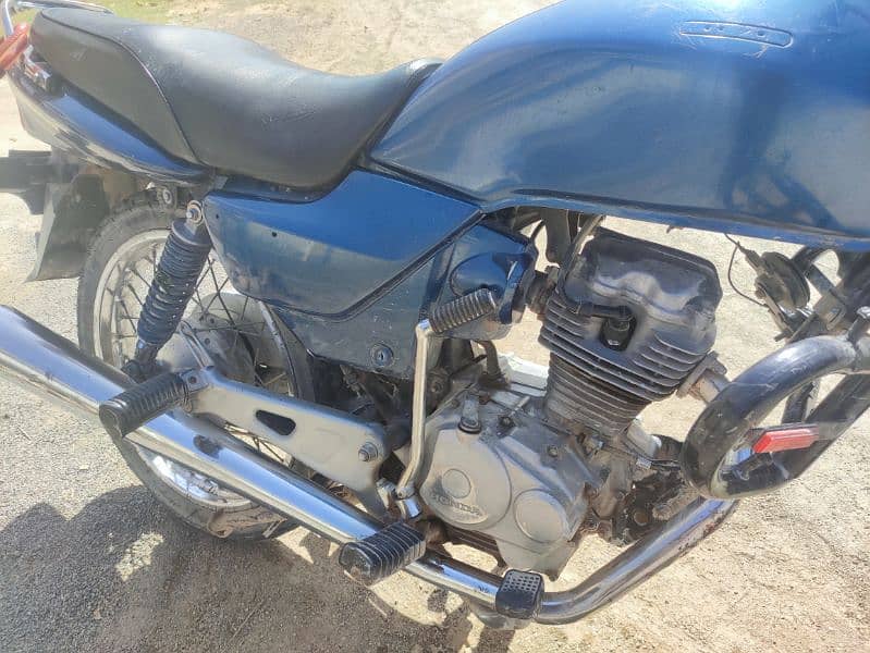 Honda Deluxe 125 Model 2006 4