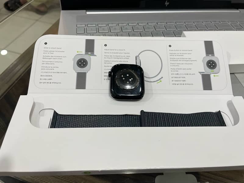 Apple Watch series 10 46mm Jet Black 6