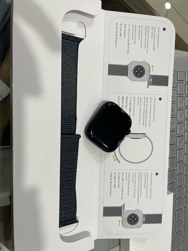 Apple Watch series 10 46mm Jet Black 7