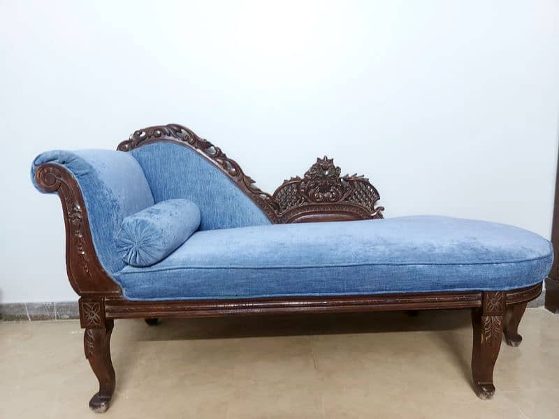 Dewan sofa 0