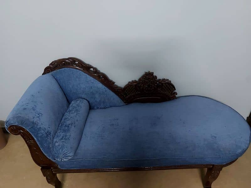 Dewan sofa 1