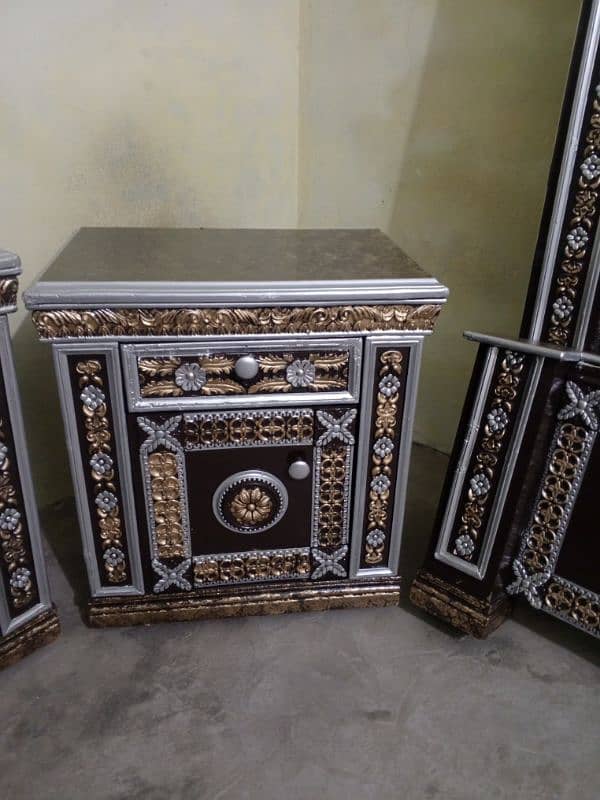 solid heavy complete bed set furniture for sale in Lahore 17