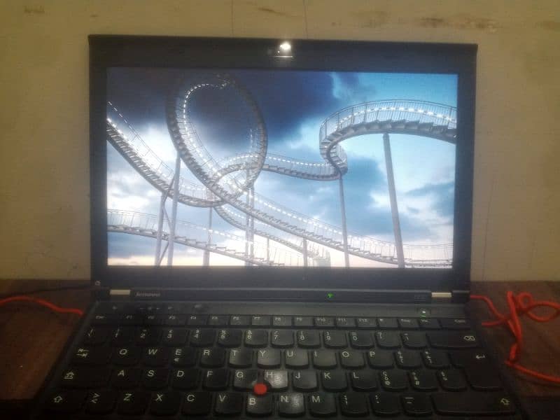 Thinkpad x230 Lenovo laptop 0