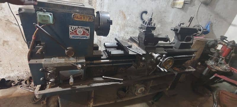 LATHE MACHINE 0