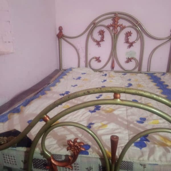 iron bed 2