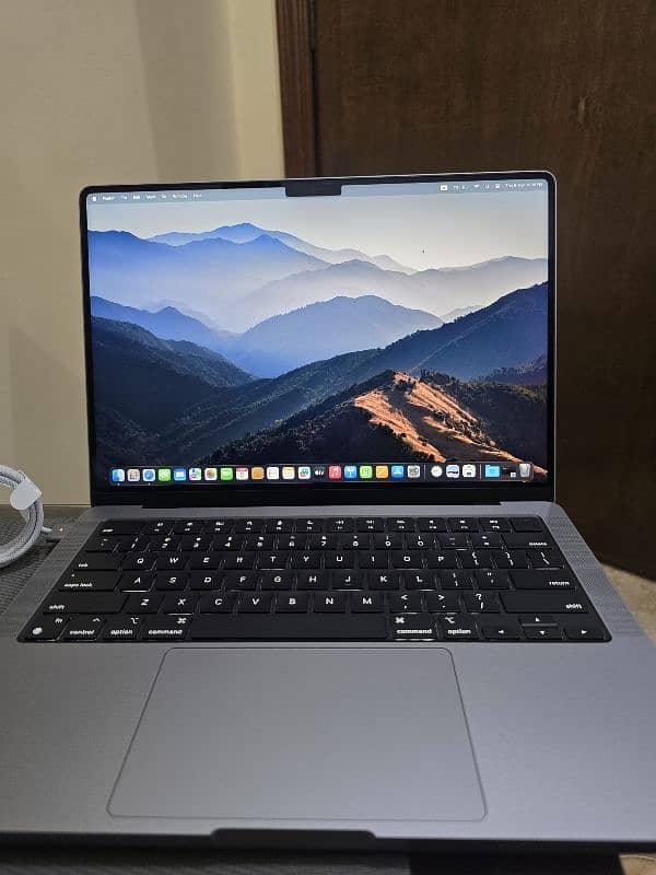 Macbook Pro M3 14" 8/512 0