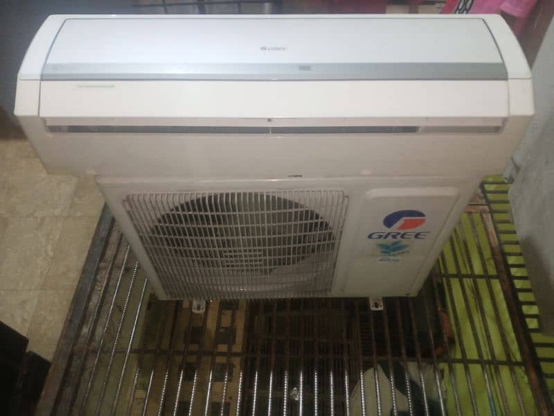 gree AC 1.5 ton DC inverter . 0323 4811011. 0