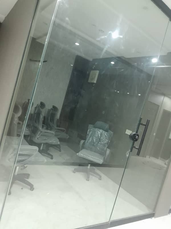 3500 Sq Ft Office Spec Available For Rent In DHA Main Boulevard 2