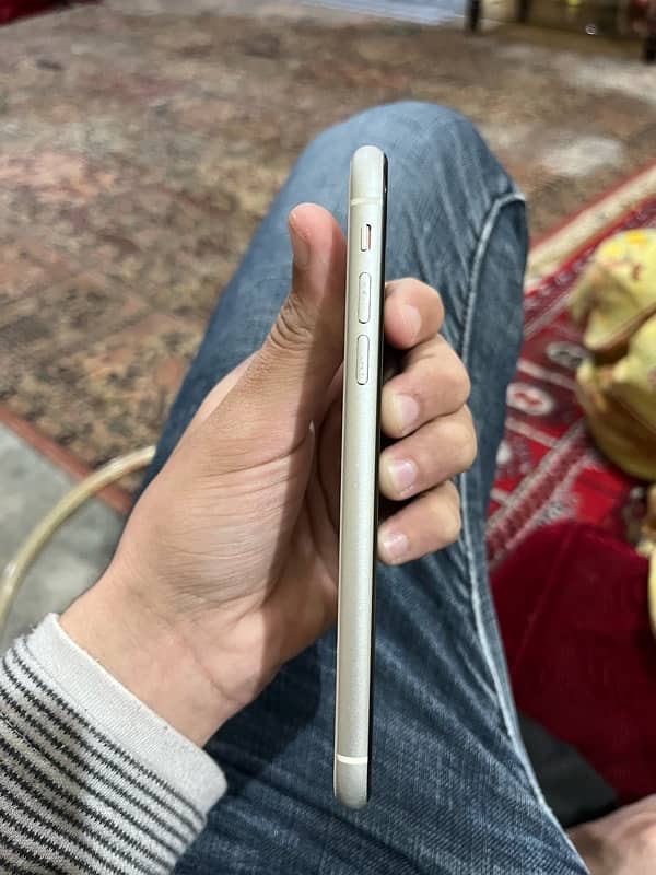 iphone 11 non (64gb) lexchange possible wid iphone 13 3