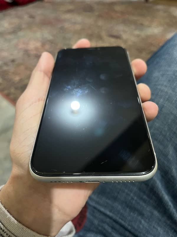 iphone 11 non (64gb) lexchange possible wid iphone 13 6