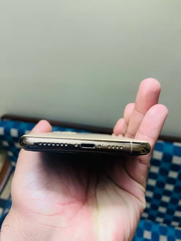 Iphone 11 Pro Max Non PTA ( Good Condition ) 4