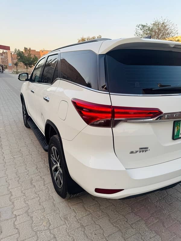 Toyota Fortuner V 2017 8