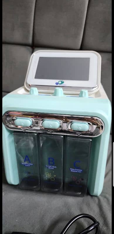 hydrafacial machine 4