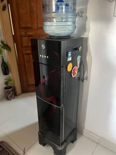 WATER DISPENSER