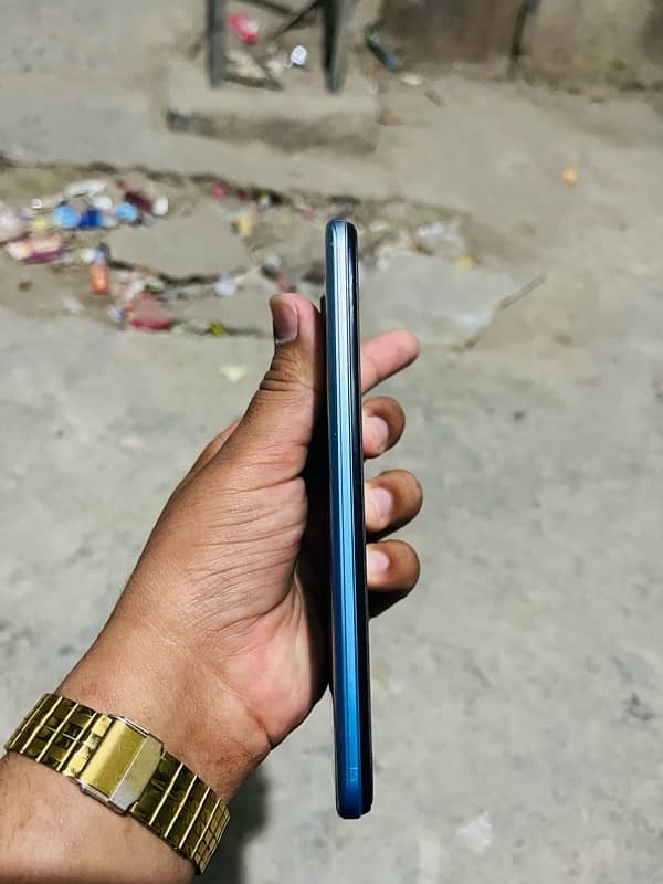 vivo y15s 4