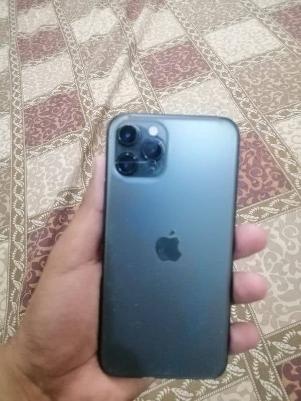 iPhone 11 pro 4