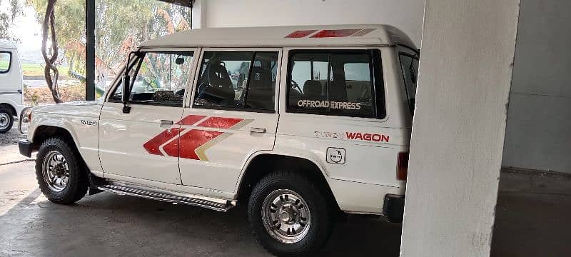 Mitsubishi Pajero 1989 7