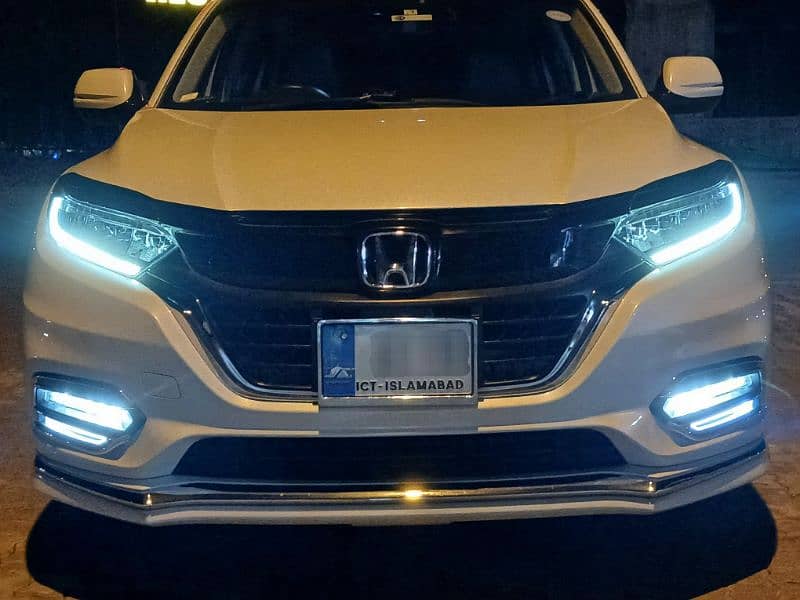 Honda Vezel Z Sensing - 2019 (4.5 Grade) 4