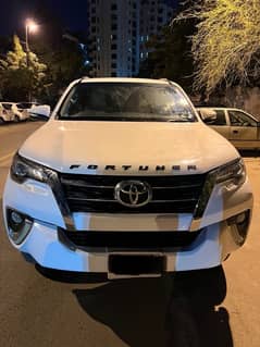 Toyota Fortuner V 2017 petrol 4*4 / Revo