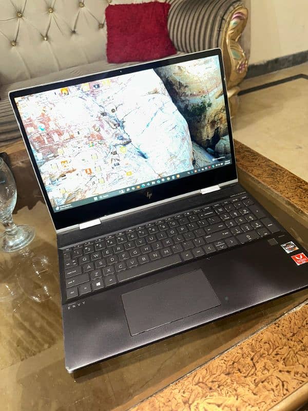 HP Envy X360  Ryzen5 3500U 15