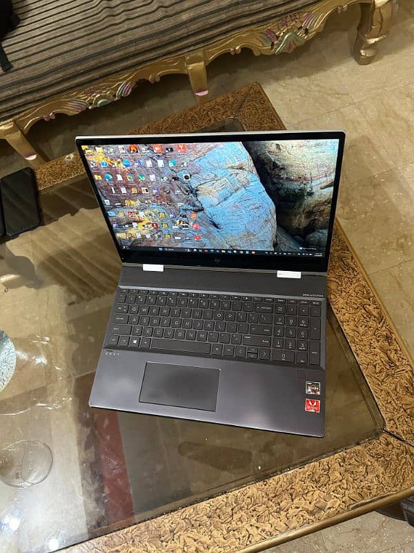 HP Envy X360  Ryzen5 3500U 16