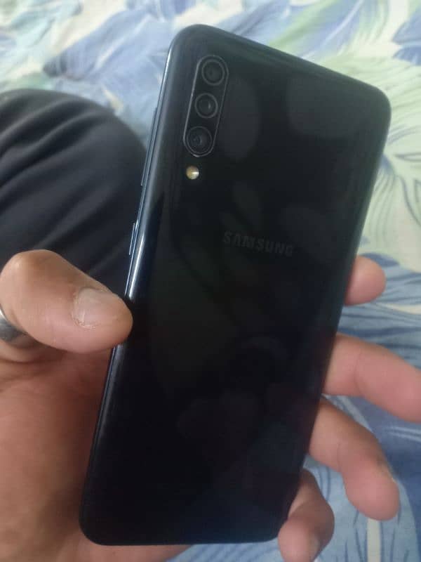 Samsung A30s 4Gb 128GB glass crack lakin full working main ha 0