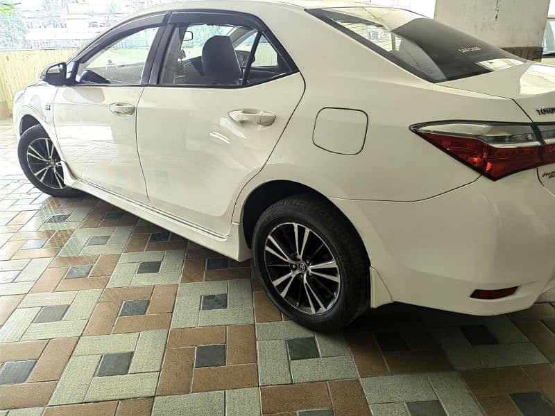 Toyota Corolla Altis 2019 4