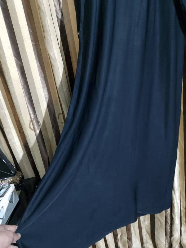 Burkah with Shafoon Dupatta want to sell urgent sister bargng Allow 1